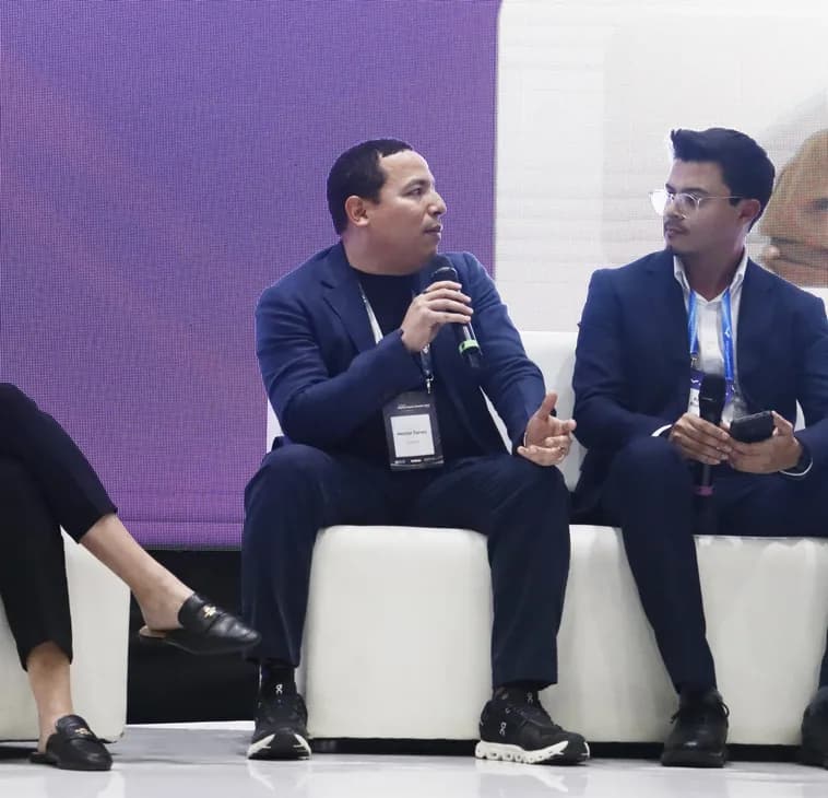 Representantes de TR Capital en un panel durante un evento de activos digitales